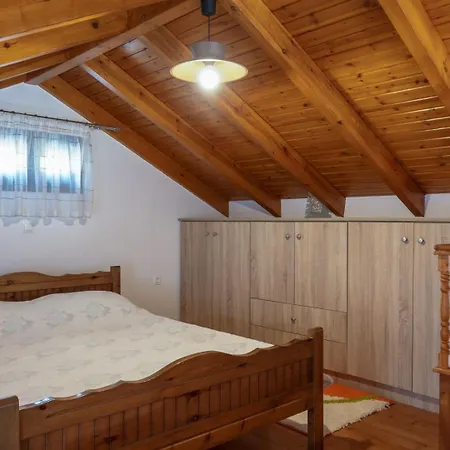 Elizabeth Dom wakacyjny Simi