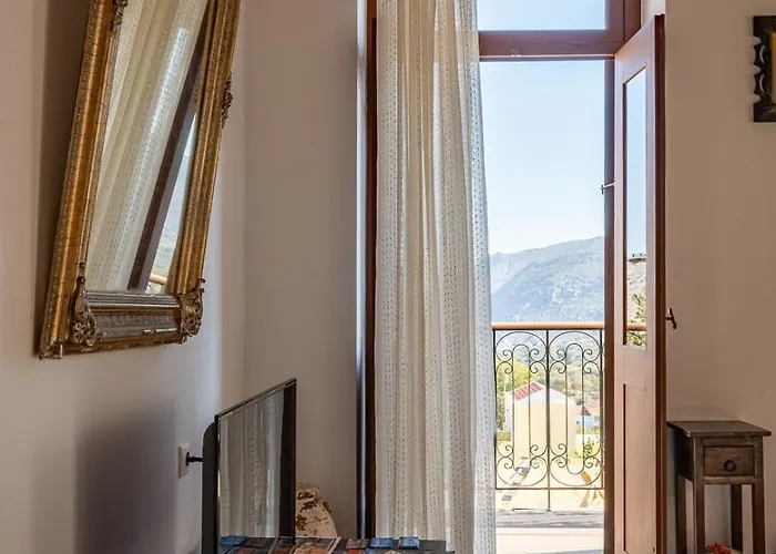 Elizabeth Nyaraló Szími