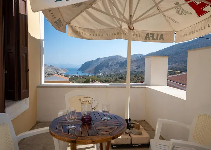 Elizabeth Nyaraló *