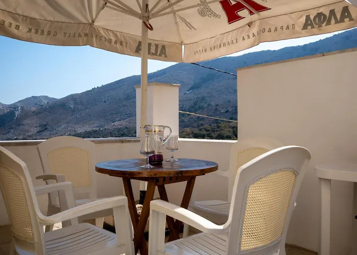 Elizabeth Nyaraló *